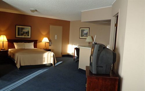 Sunflower Inn&Suites - Garden City Exterior foto